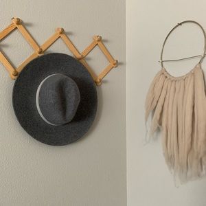 American Eagle gray wool hat